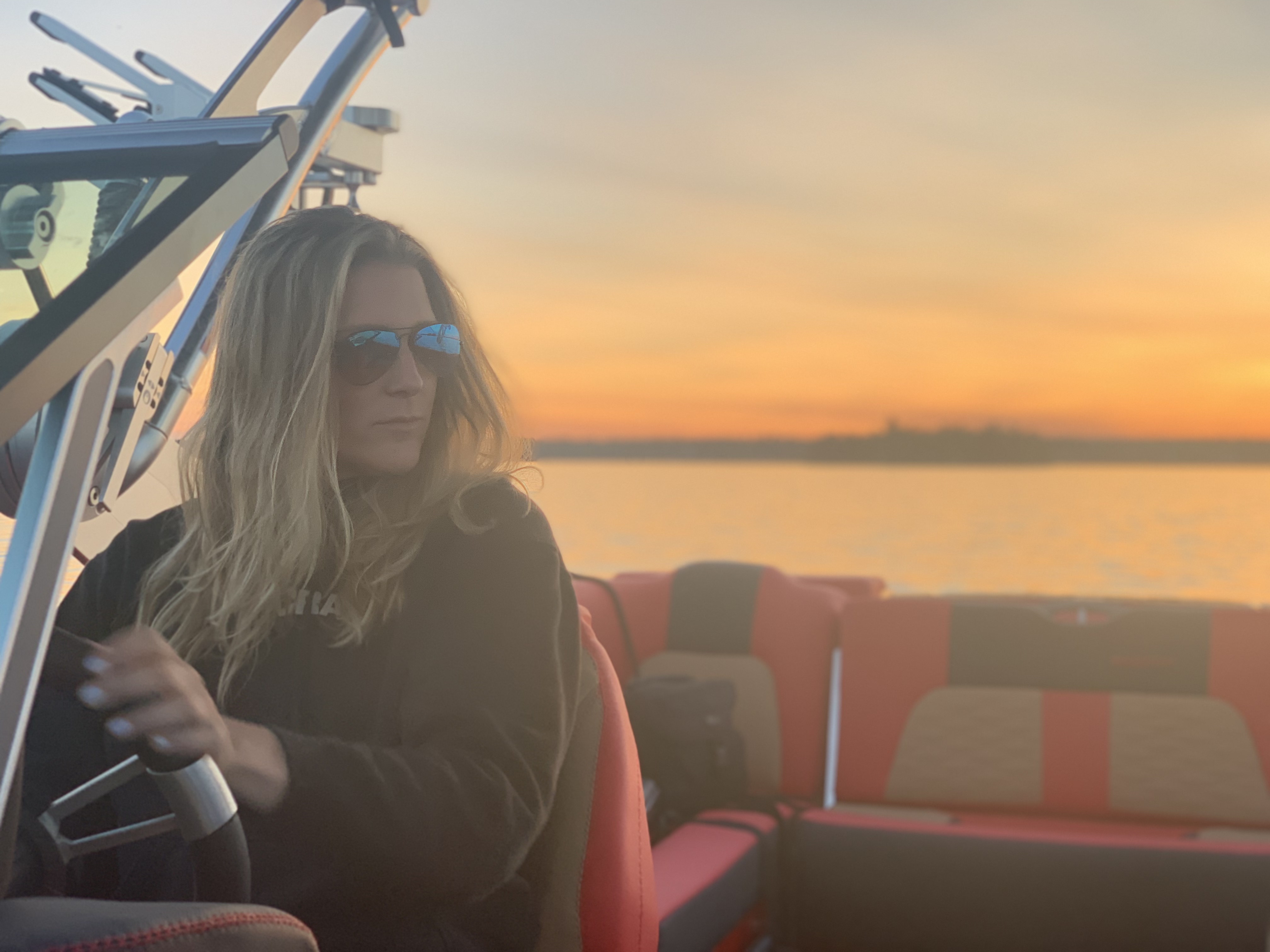 Wake boat course features and benefits